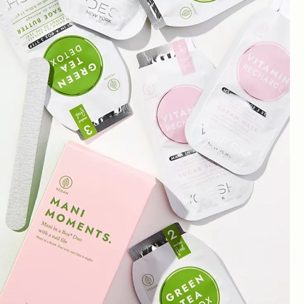 NIB! 🌸HP🌸Anthropologie Mani Moments in a Box Duo!
